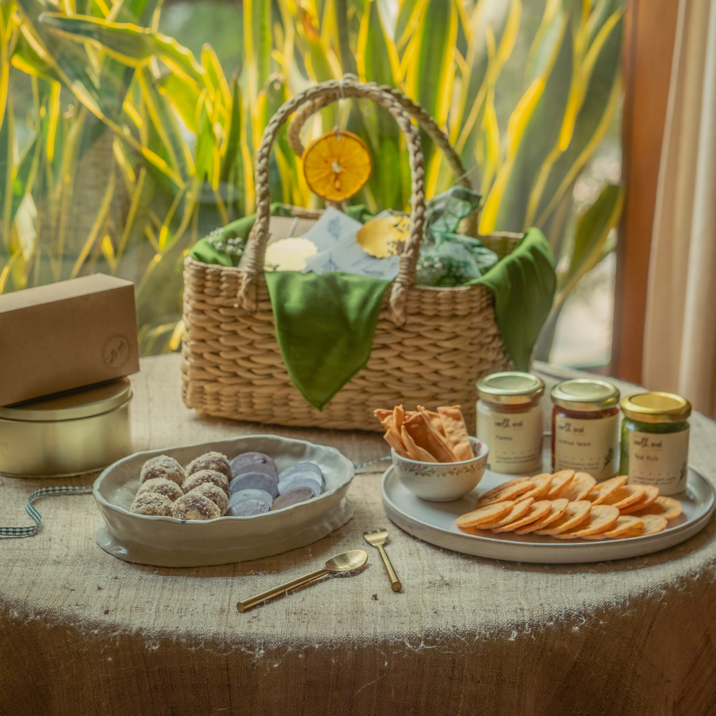 Eggless Gift Hamper