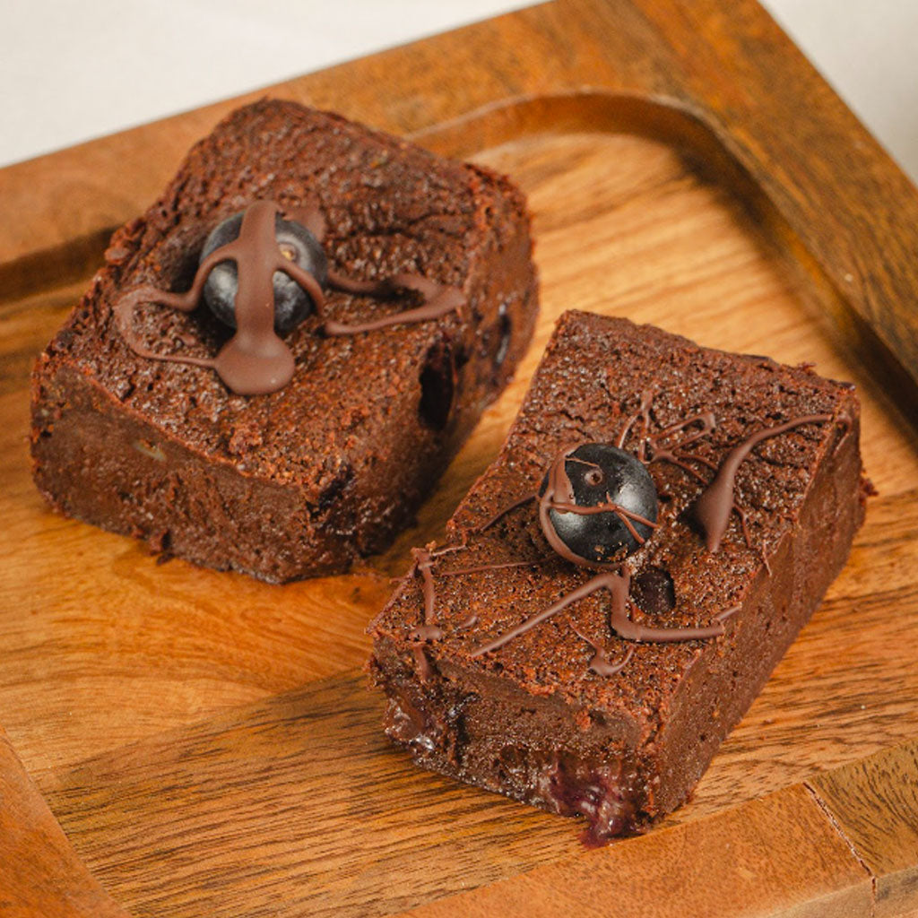 Intense dark chocolate & berry brownies