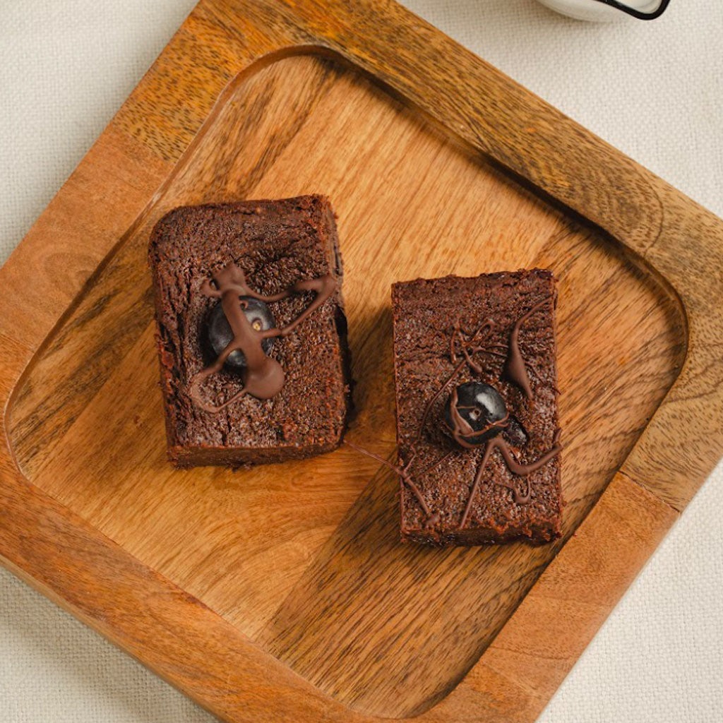 Intense dark chocolate & berry brownies