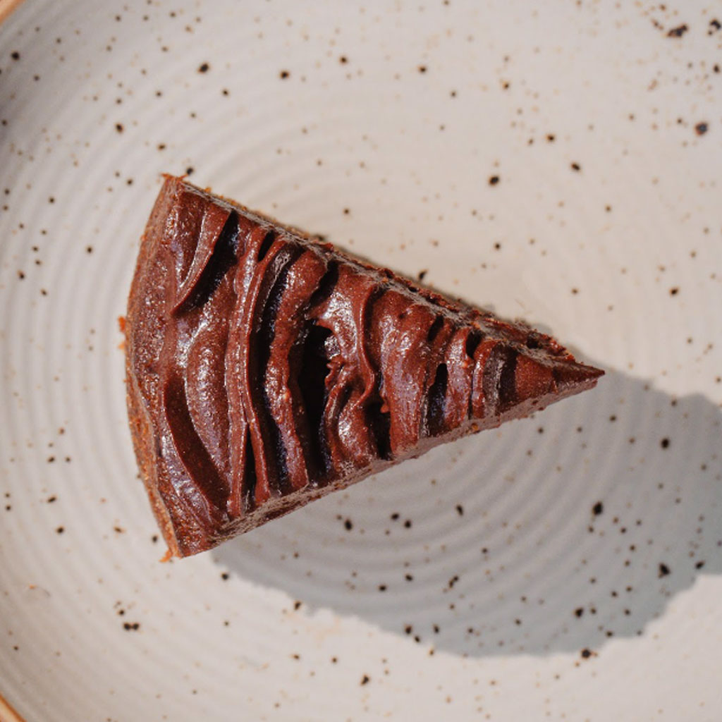 Almond cake with chocolate chunks