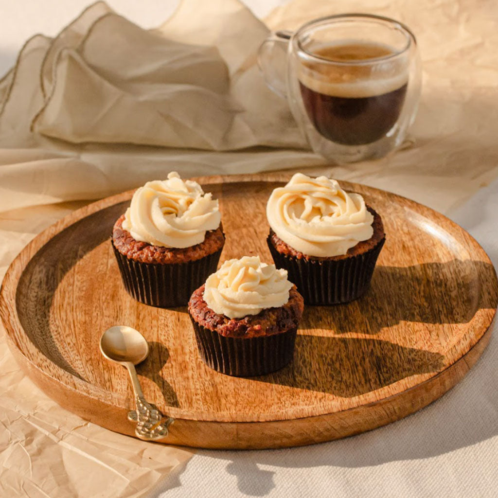 Almond cake with chocolate chunks