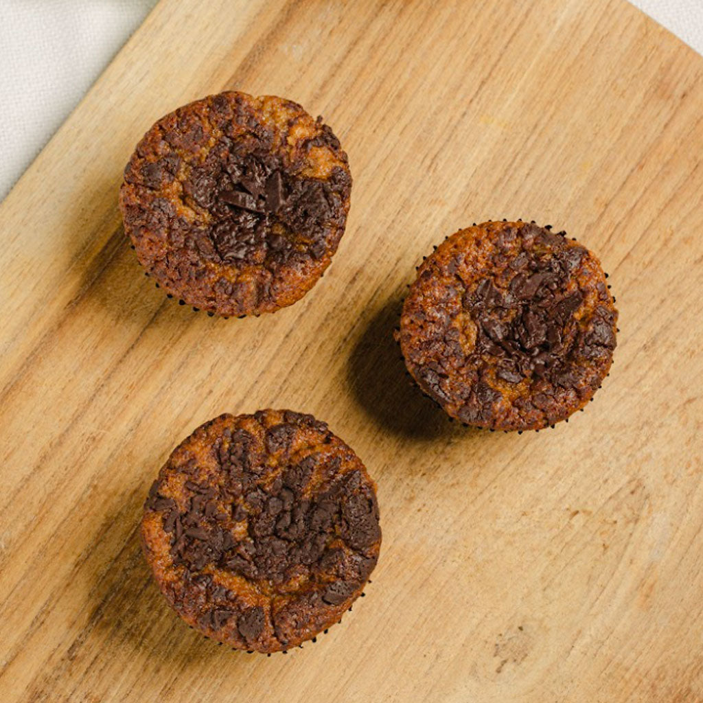 Almond cake with chocolate chunks