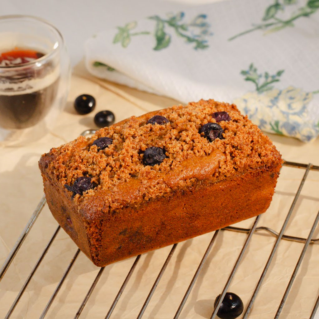 Blueberry crumble loaf & muffin
